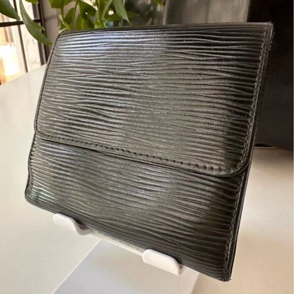 Vintage Louis Vuitton Epi Malletier Wallet in black ($450) - Picture 2 of 9